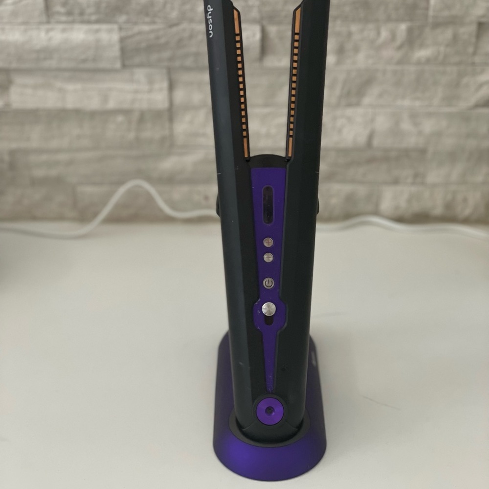 Dyson Flat Iron